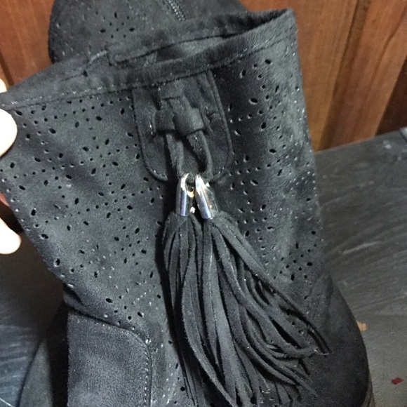 🔥$SALE$🔥 Black Western Style Boots - Picture 3 of 4